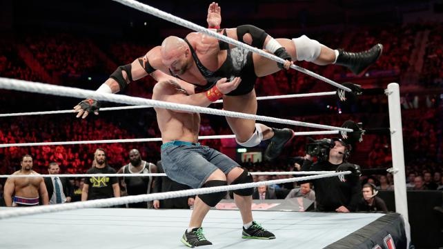 Raw: Εσωτερικά προβλήματα για Authority (photos+videos)