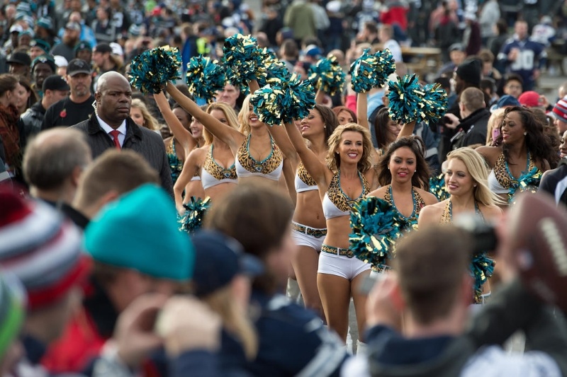 NFL: Οι Cheerleaders της δέκατης αγωνιστικής (photos)
