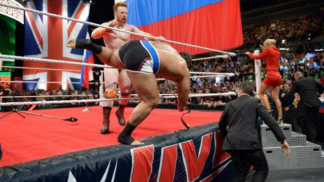 Raw: Εσωτερικά προβλήματα για Authority (photos+videos)