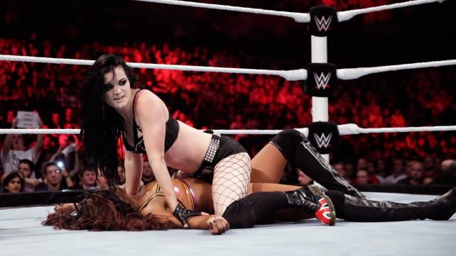 Raw: Εσωτερικά προβλήματα για Authority (photos+videos)