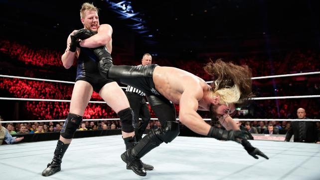 Raw: Εσωτερικά προβλήματα για Authority (photos+videos)