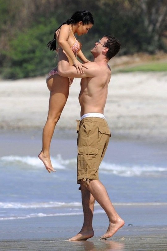 Η Kim Kardashian και… τα σπορ! (videos+photos)