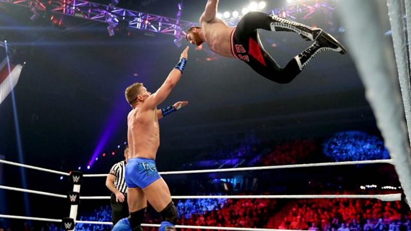 Main Event: Προειδοποίησε ο Dean Ambrose (photos+videos)