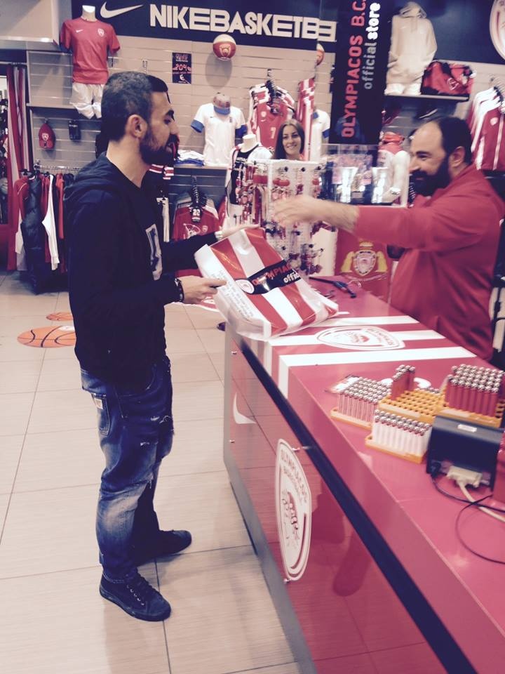 Ολυμπιακός: Στην μπουτίκ ο Μανιάτης (photos)