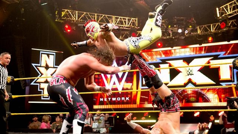 NXT: Φιλική κόντρα, νίκη Neville (photos+videos)