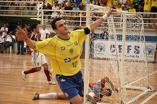 Ο μάγος της σάλας (videos+photos)