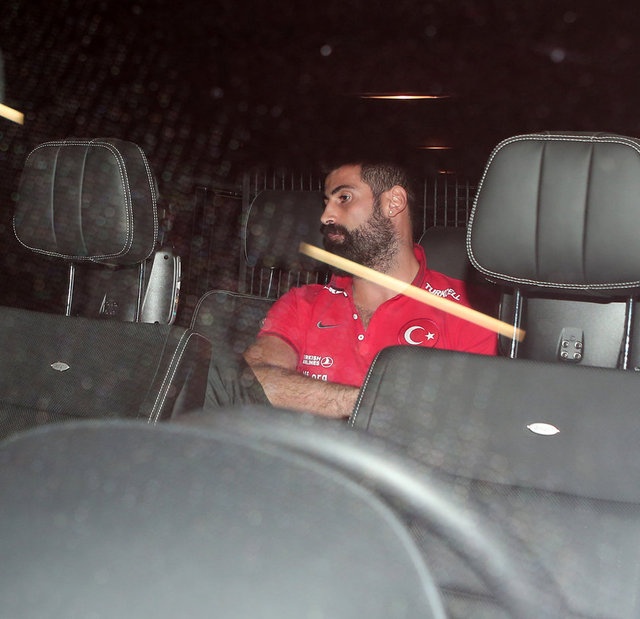 «Εμφύλιος» και σύρραξη στην Πόλη λόγω Ντεμιρέλ (photos+videos)
