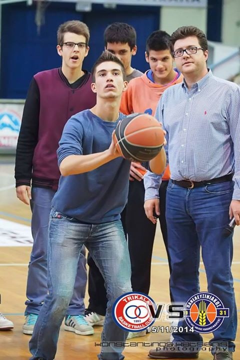 Τρίκαλα BC: Ο πιο εύστοχος φίλαθλος (photos)