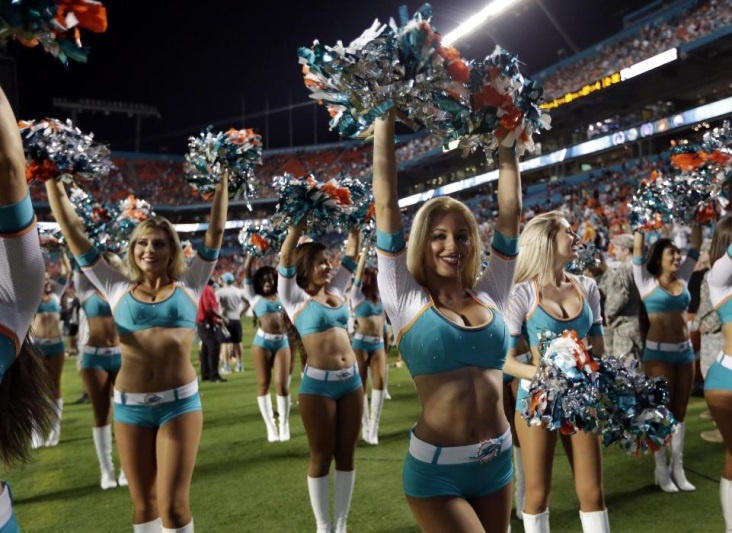 NFL: Πάλι εντυπωσιακές οι Cheerleaders (photos)