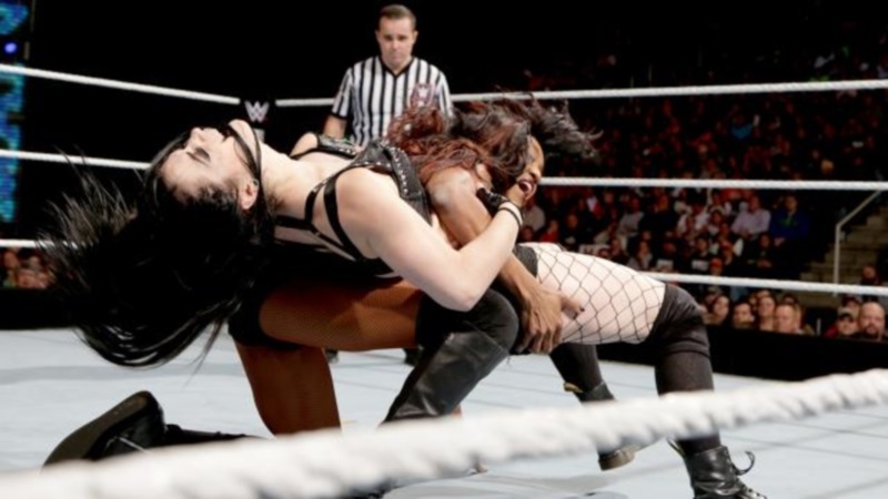 Main Event: Αυστηρός τιμωρός ο Adam Rose (photos+videos)