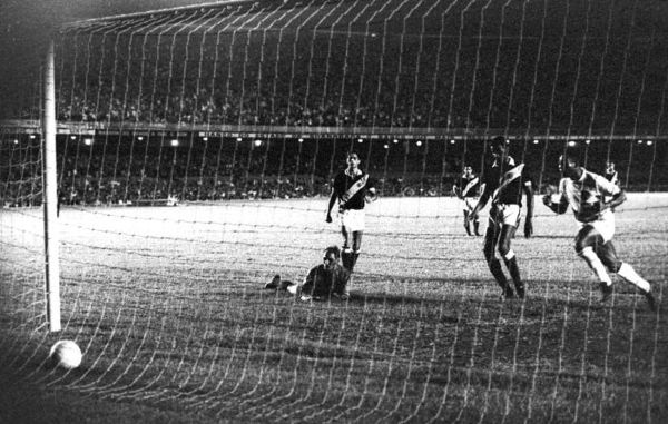 Πελέ: «Σήμερα θα πετύχαινα 2000 γκολ»(videos+photos)