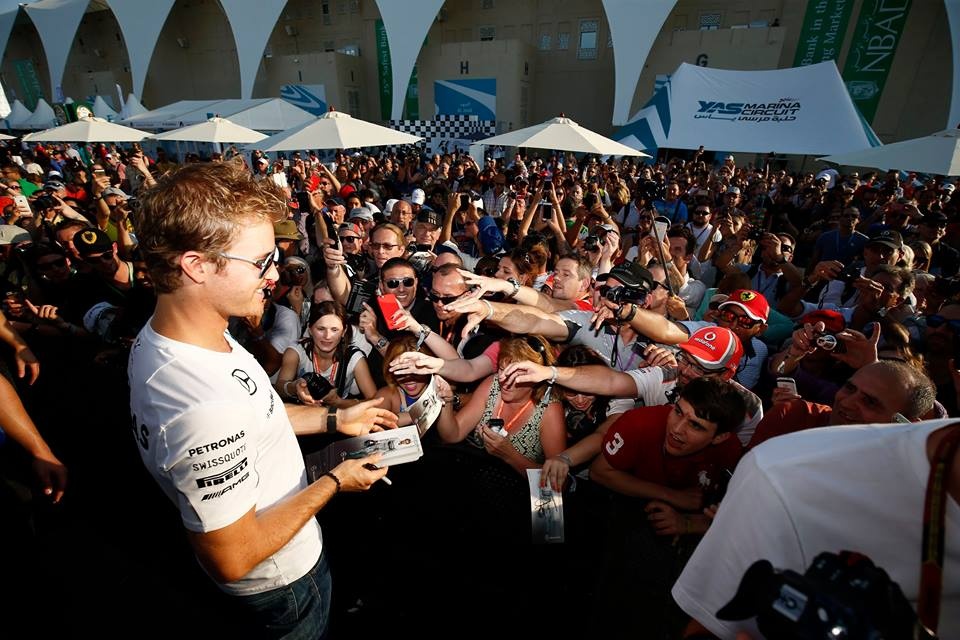 Άμπου Ντάμπι: Προς το παρόν... Χάμιλτον (photos)