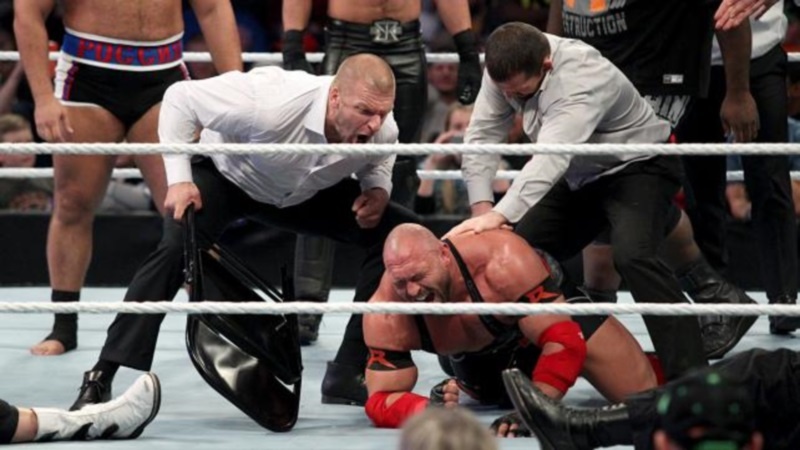 SmackDown: Τελευταία προειδοποίηση του HHH (photos+videos)