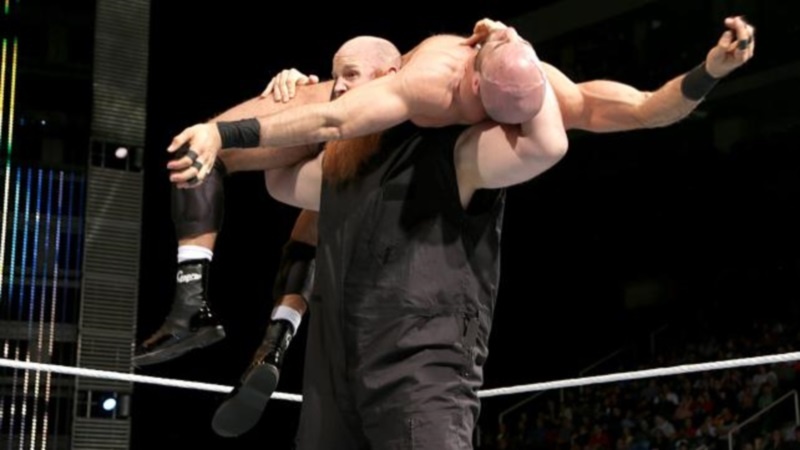 SmackDown: Τελευταία προειδοποίηση του HHH (photos+videos)