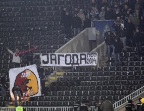 Παρτιζάν: Έκαψαν σημαία της Γαλατά για Ίβκοβιτς! (video+photo)