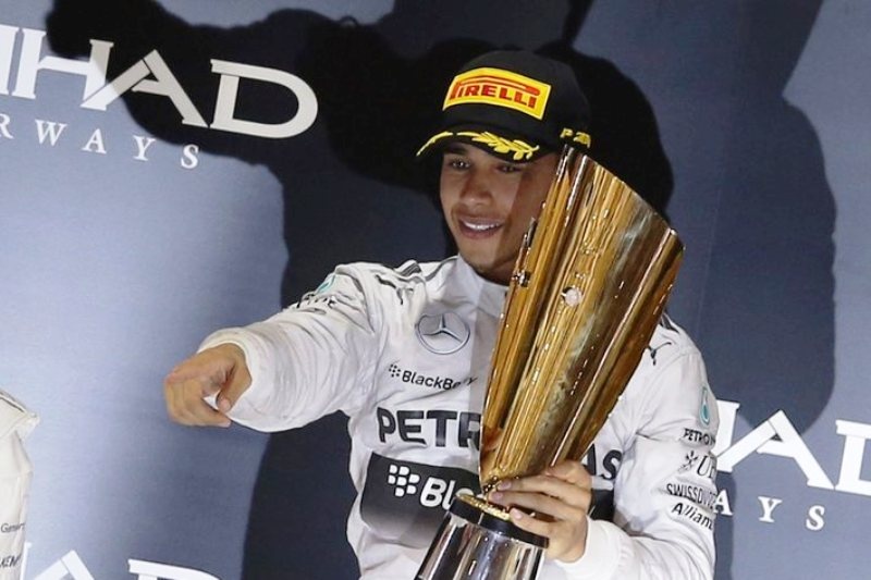 Formula 1: Ο Χάμιλτον στον θρόνο του! (videos+photos)