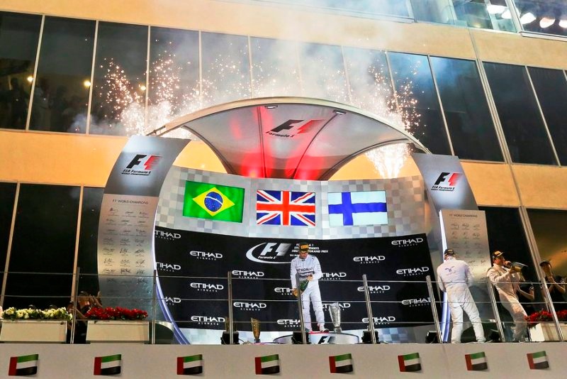 Formula 1: Ο Χάμιλτον στον θρόνο του! (videos+photos)
