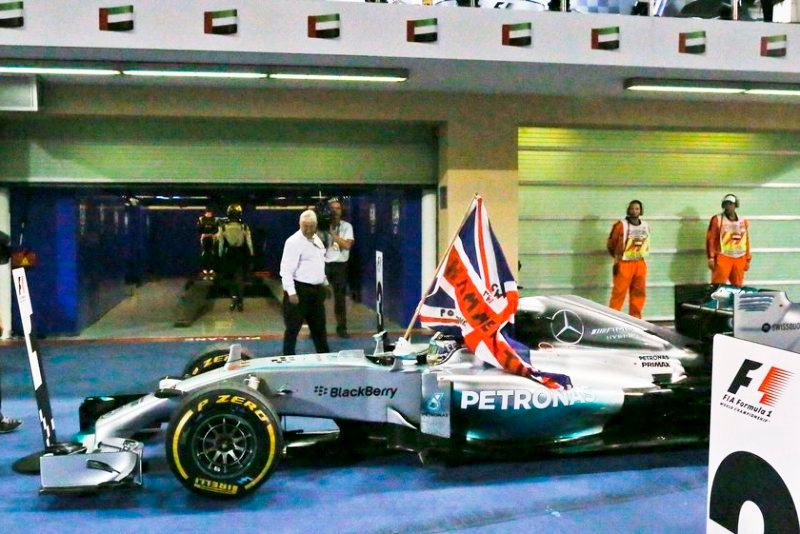 Formula 1: Ο Χάμιλτον στον θρόνο του! (videos+photos)