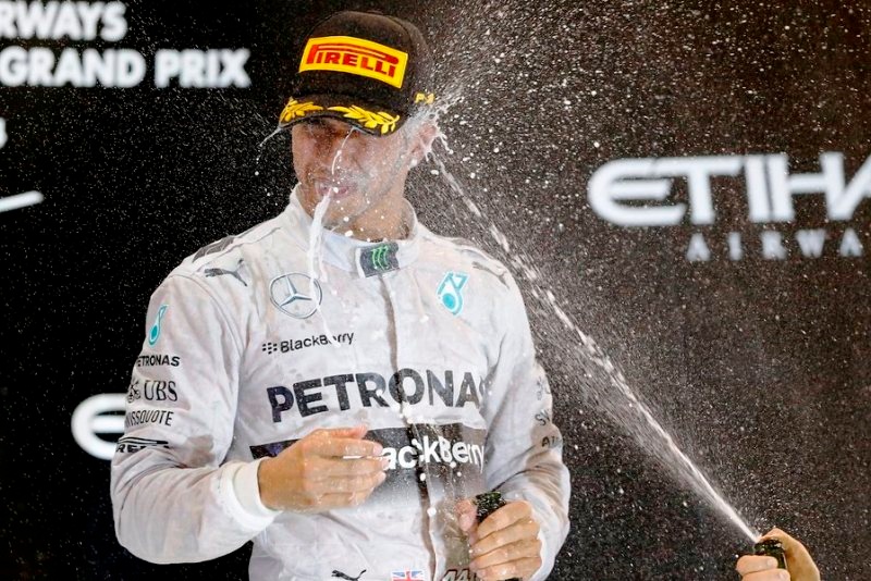 Formula 1: Ο Χάμιλτον στον θρόνο του! (videos+photos)