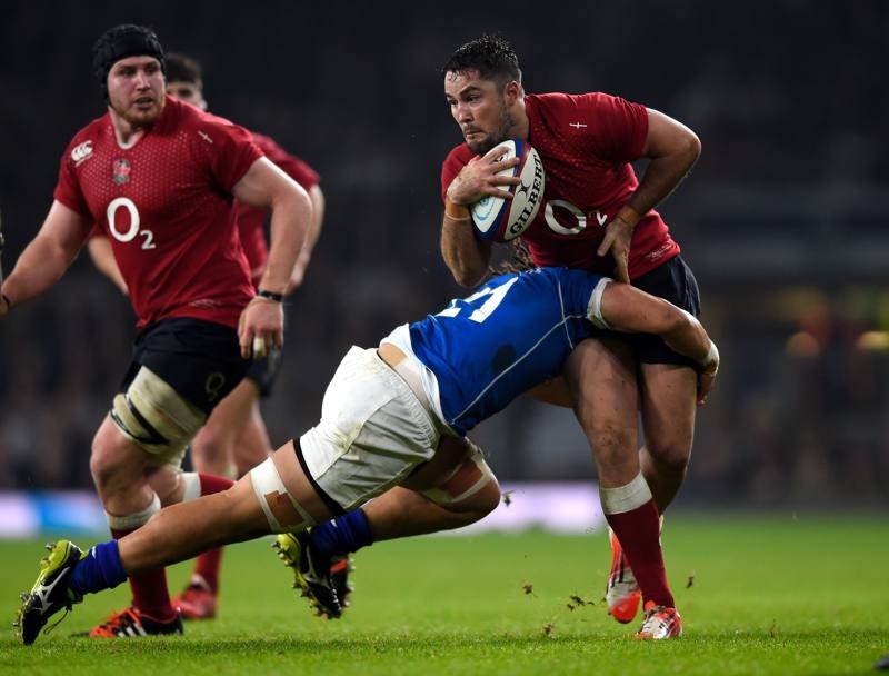 Γυναίκα και Άνδρας εισέβαλαν γυμνοί σε αγώνες ράγκμπι και κρίκετ (photos)