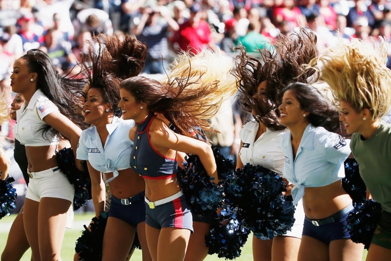 NFL: Ετοιμάζονται για… Ευχαριστίες οι Cheerleaders (photos)
