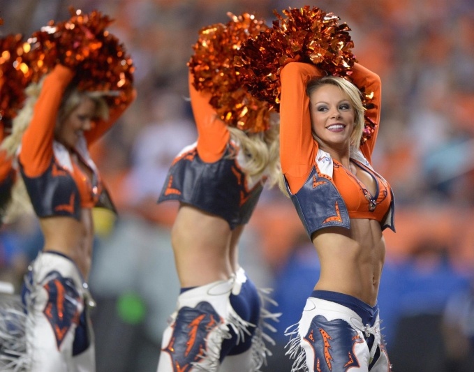 NFL: Ετοιμάζονται για… Ευχαριστίες οι Cheerleaders (photos)