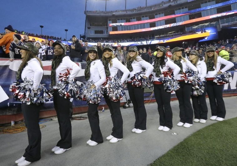 NFL: Ετοιμάζονται για… Ευχαριστίες οι Cheerleaders (photos)