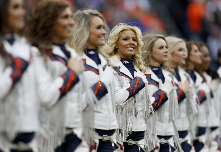 NFL: Ετοιμάζονται για… Ευχαριστίες οι Cheerleaders (photos)