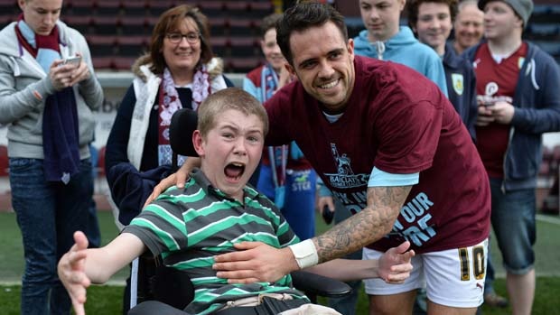 Συγκλονίζει ο πραγματικός τζέντλεμαν  Ίνγκς (video)