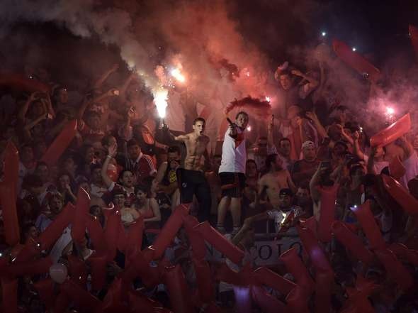 Απίστευτο ξύλο στο ντέρμπι μίσους της Αργεντινής (videos+photos)