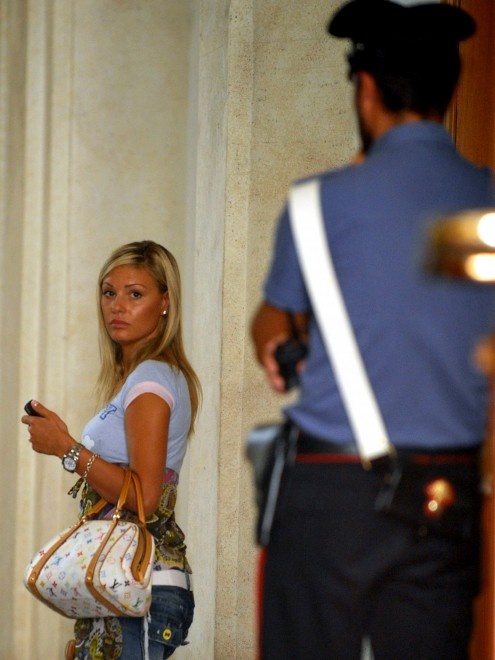 Συνελήφθη για απαγωγή η πρώην σύζυγος του Ντε Ρόσι (photos+video)