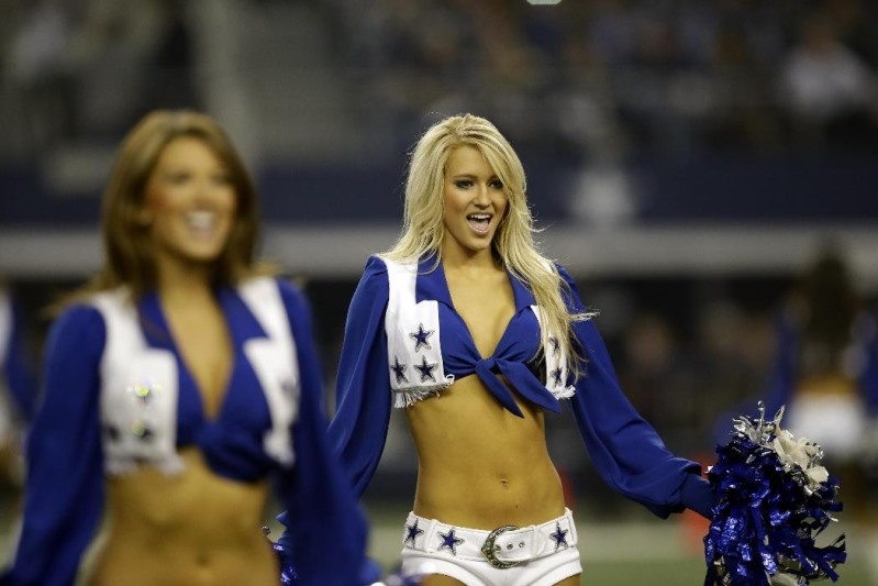NFL: Τελευταίες παραστάσεις για Cheerleaders (photos)