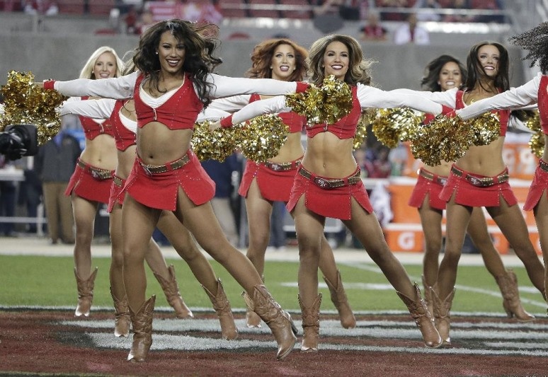 NFL: Τελευταίες παραστάσεις για Cheerleaders (photos)