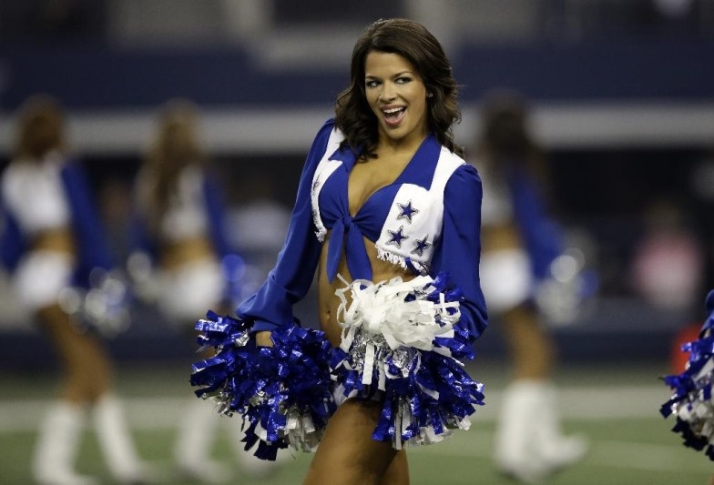 NFL: Τελευταίες παραστάσεις για Cheerleaders (photos)
