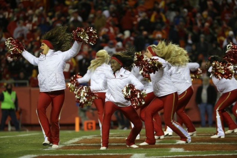 NFL: Τελευταίες παραστάσεις για Cheerleaders (photos)