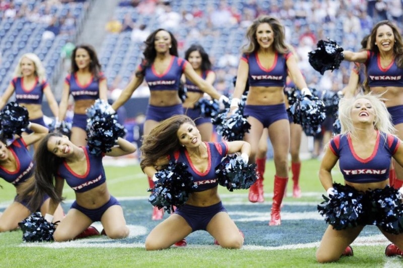 NFL: Τελευταίες παραστάσεις για Cheerleaders (photos)