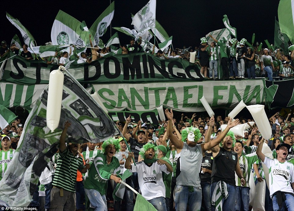 Mαγεία της εξέδρας στον τελικό του Sudamericana (videos+photos)