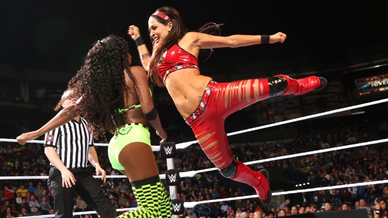 SmackDown: «Πινελιές» από Santino Marella (photos+videos)