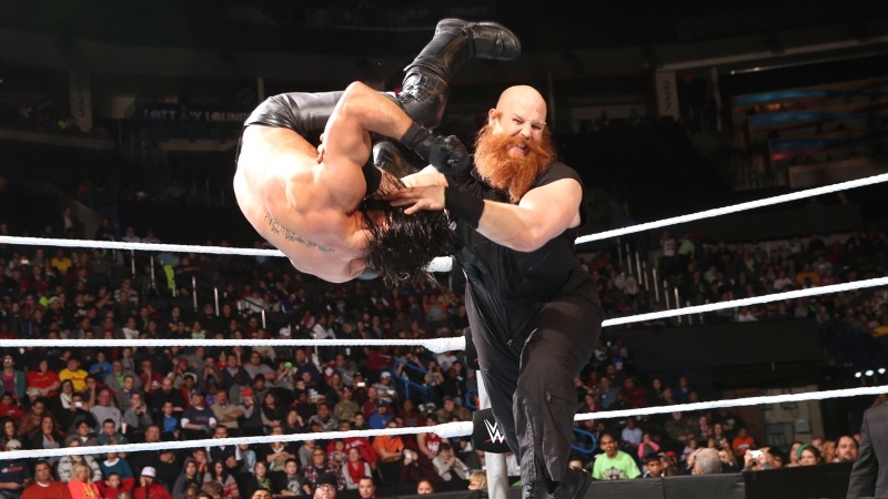SmackDown: «Πινελιές» από Santino Marella (photos+videos)
