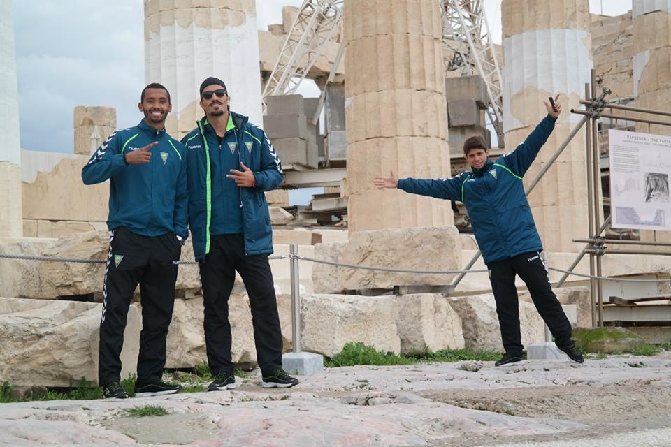 Στον Ιερό Βράχο της Ακρόπολης  η Εστορίλ (photos)