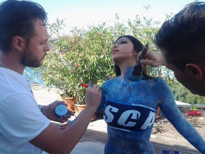 Ιταλία: Γαλάζιες... καλλονές «ποζάρουν» για την Πεσκάρα (photos)