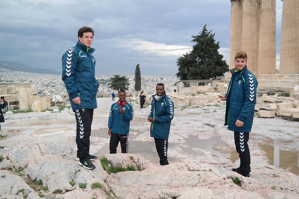 Στον Ιερό Βράχο της Ακρόπολης  η Εστορίλ (photos)