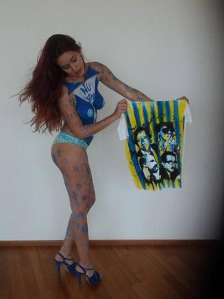 Ιταλία: Γαλάζιες... καλλονές «ποζάρουν» για την Πεσκάρα (photos)