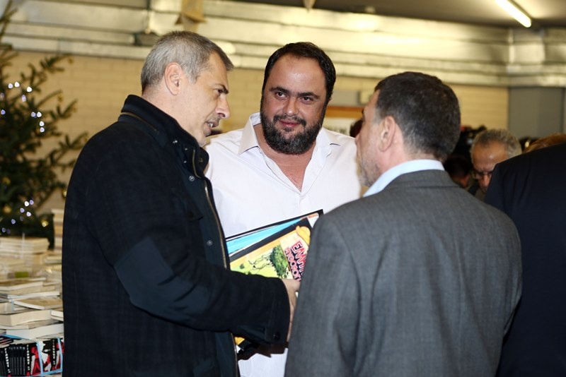 Ολυμπιακός: Στο bazaar βιβλίου του Δήμου Πειραιά ο Μαρινάκης (photos)