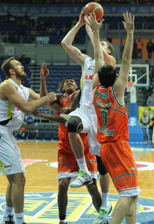 Φενέρμπαχτσε Ούλκερ: Στο παρά... ένα «100άρα» (photos)