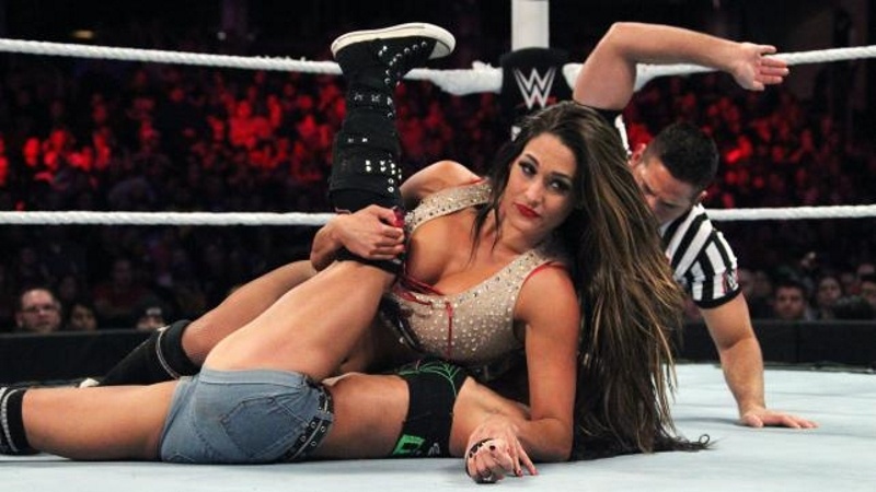 Tables, Ladders and Chairs… and Stairs: Γύρισε… επίσημα ο Reigns (photos+videos)