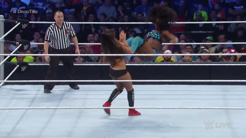 SmackDown: Επιμένει ο Dean Ambrose (videos+photos)