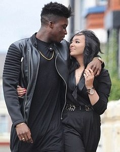 Λίβερπουλ: Ξεχωρίζει σε καλλιστεία η κοπέλα του Ότζο (photos)