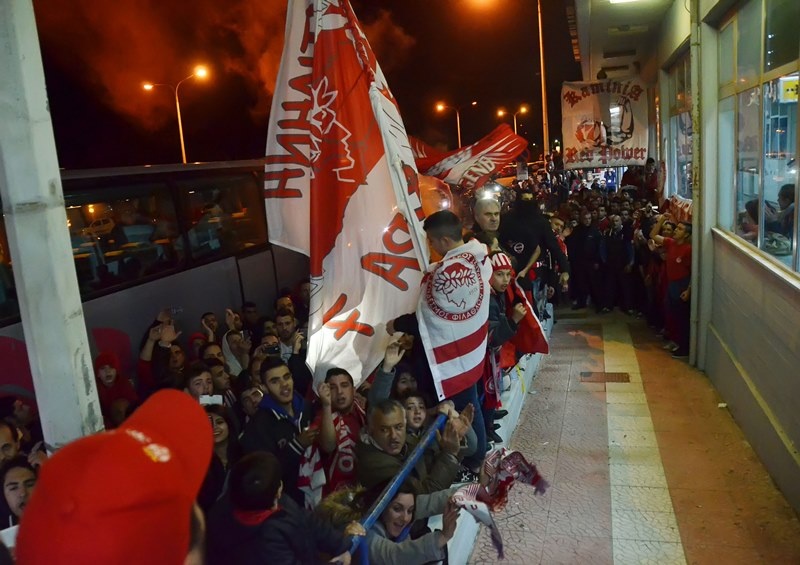 Ολυμπιακός: Αποθέωση στην Μυτιλήνη (photos)