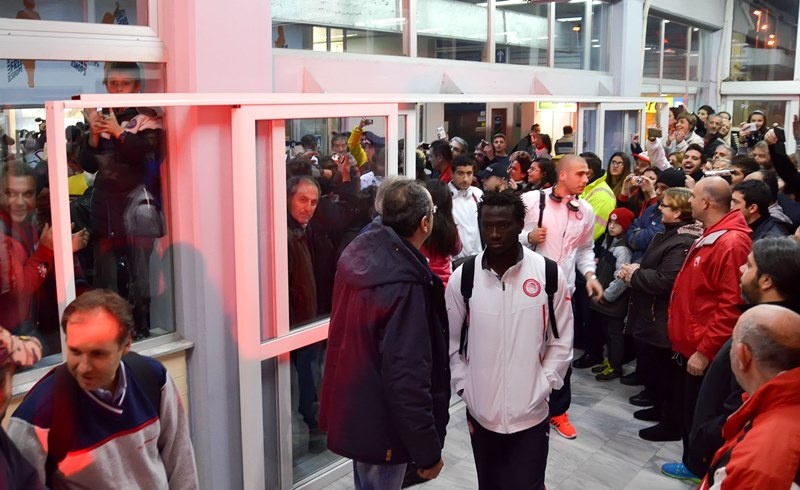 Ολυμπιακός: Αποθέωση στην Μυτιλήνη (photos)